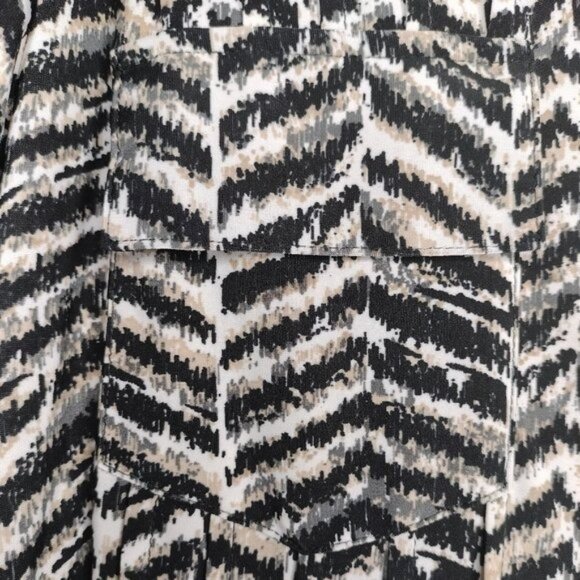 NWT Cocomo Plus Size 2X Black Multicolor Animal Print Pintuck 3/4 Sleeve Top - Picture 3 of 7